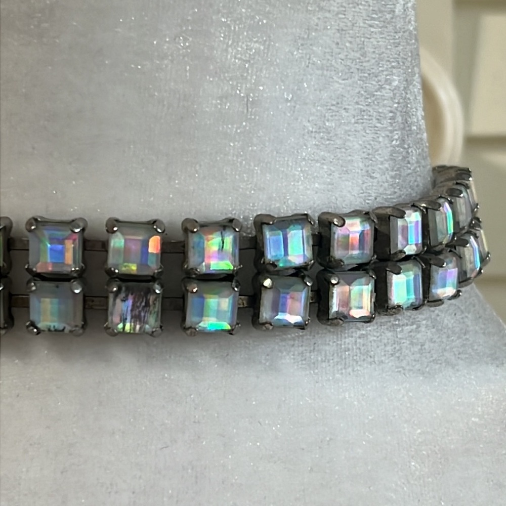 Vintage Y2K Rainbow Flashing Rhinestone Choker Rave Necklace 12 1/4” to 15 1/2”